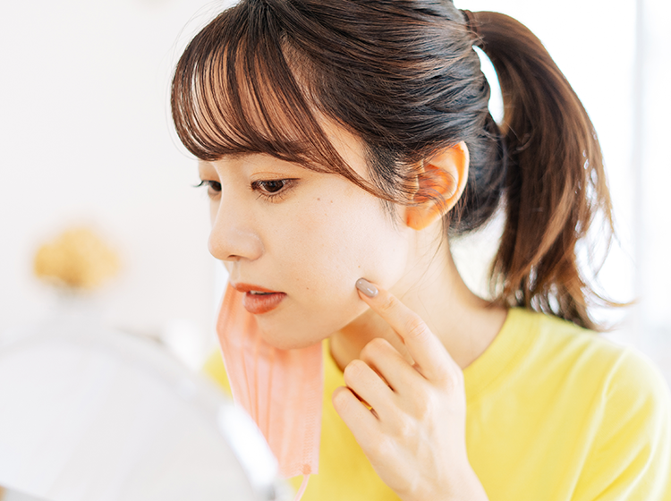 夏を過ごした肌のごわつきが気になる女性